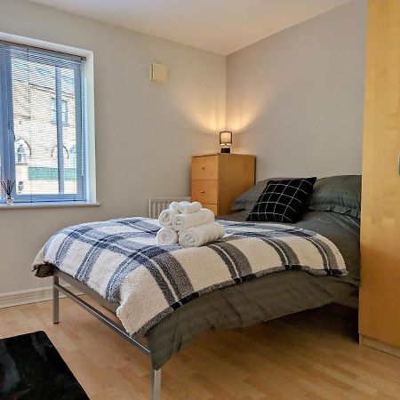 Quayside Apartment With Riverside Views & Parking Newcastle Upon Tyne Kültér fotó