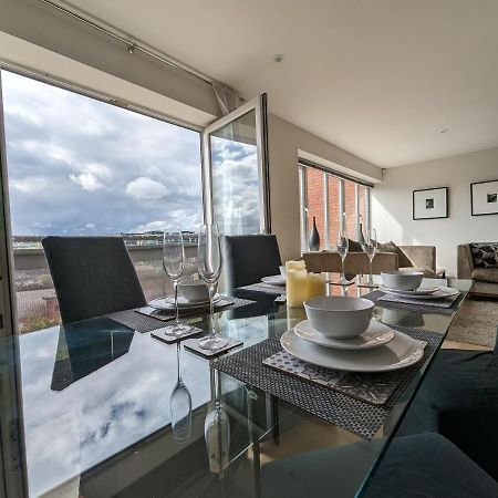 Quayside Apartment With Riverside Views & Parking Newcastle Upon Tyne Kültér fotó